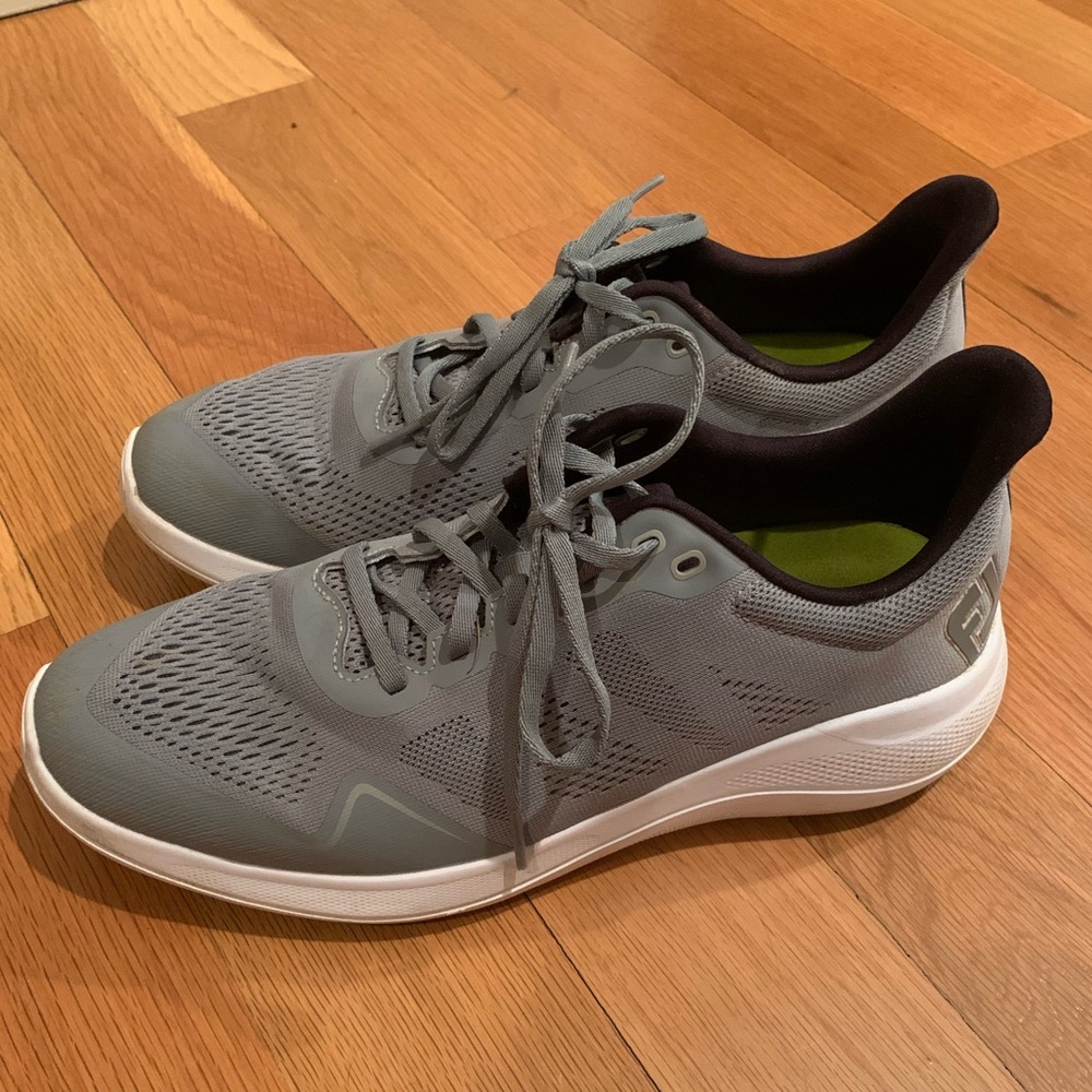 Mens FJ Golf Shoes - Size 8.5